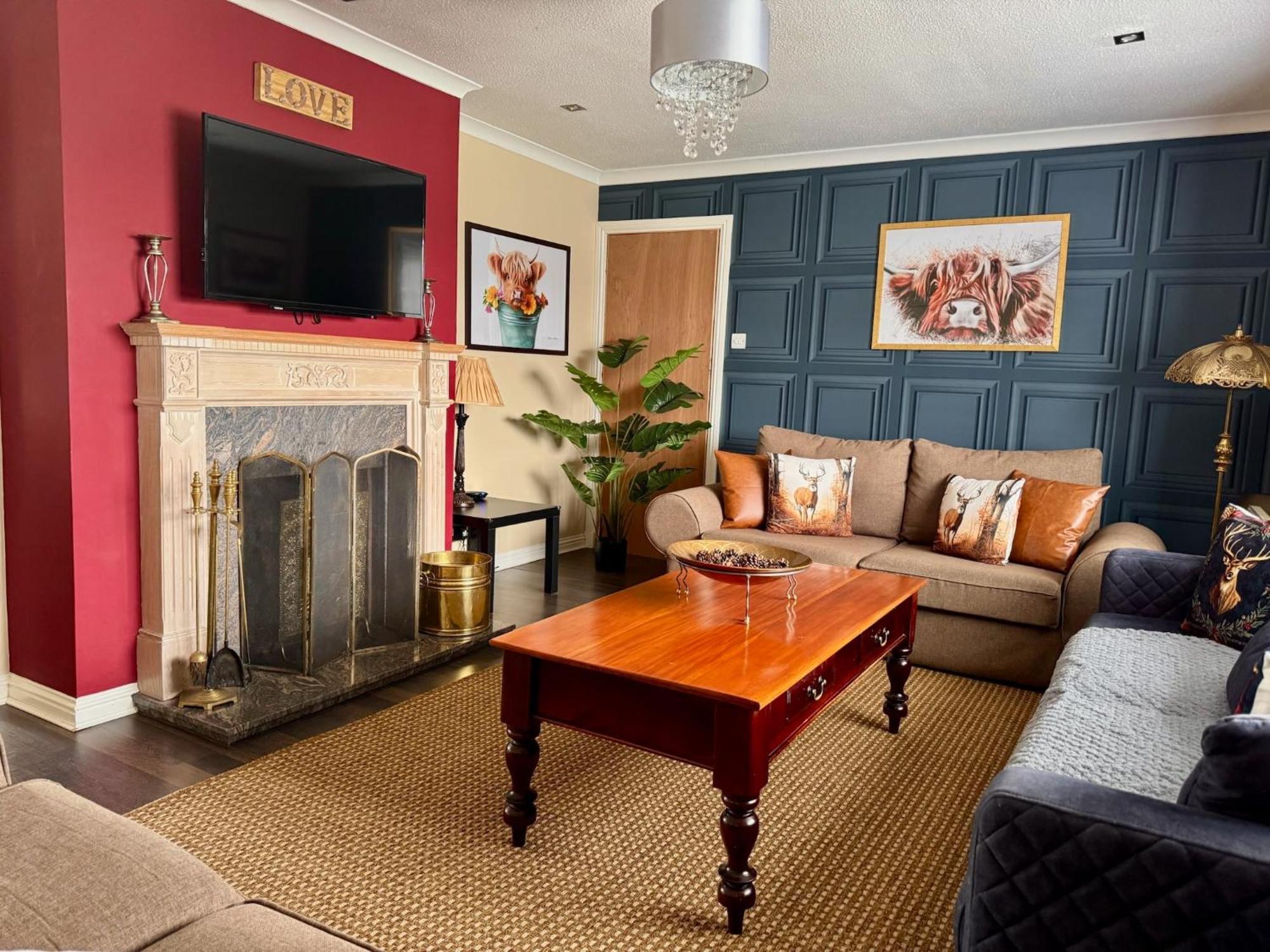 Finn Village "Mountain View Cottage" Private Garden, 9-Seater Hot Tub, Firepit & Pizza Stove Drymen Exterior foto