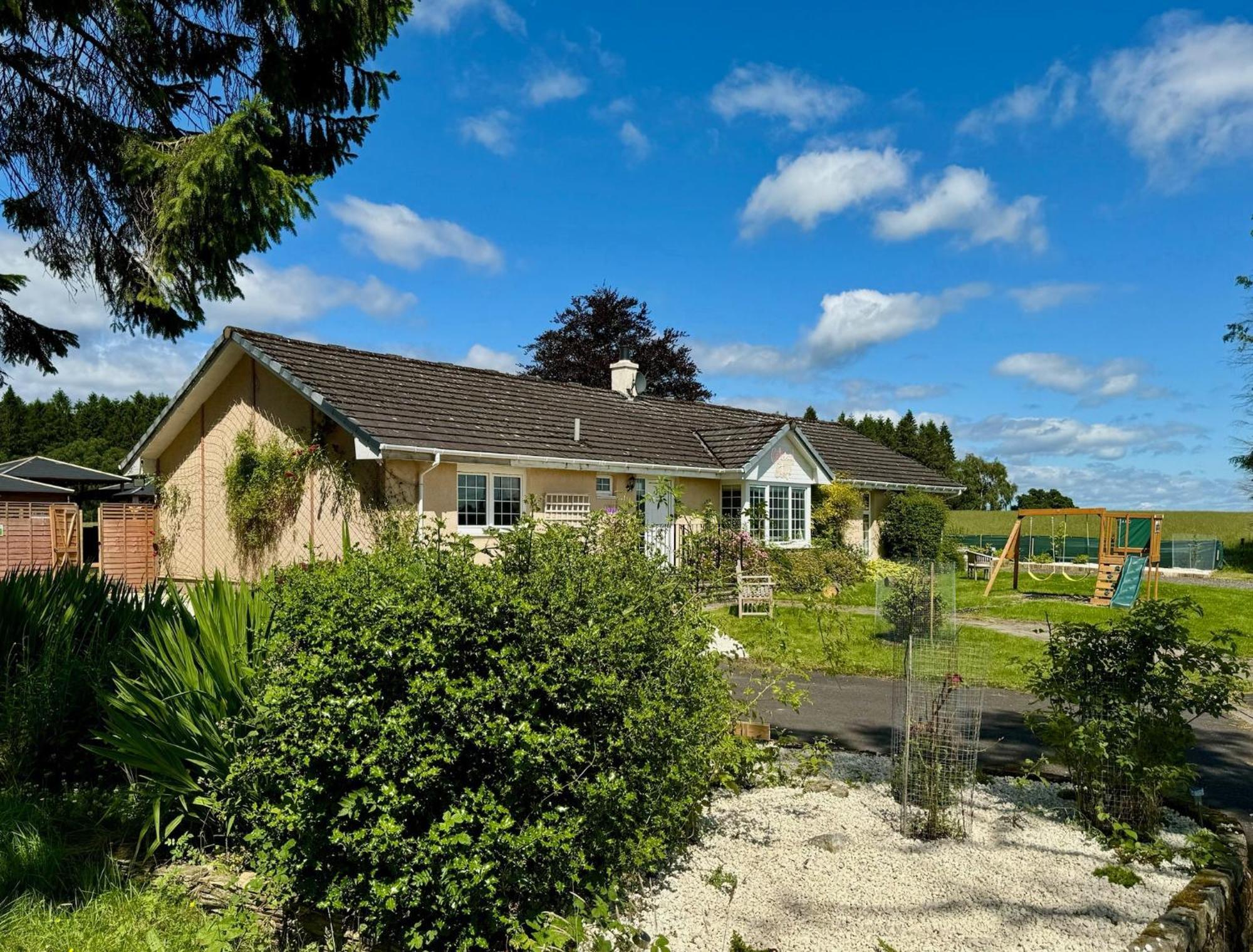 Finn Village "Mountain View Cottage" Private Garden, 9-Seater Hot Tub, Firepit & Pizza Stove Drymen Exterior foto